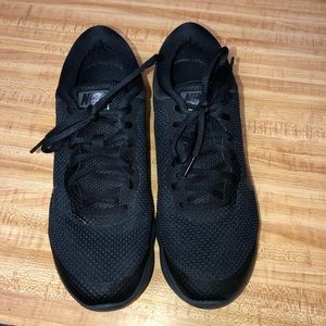 Nike Woman’s Air Max Advantage Running Shoe